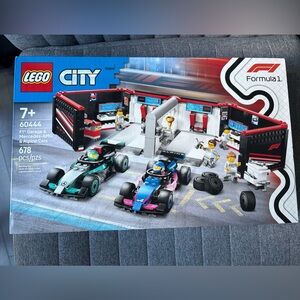 BNIB LEGO City F1 Garage 60444🏎️
